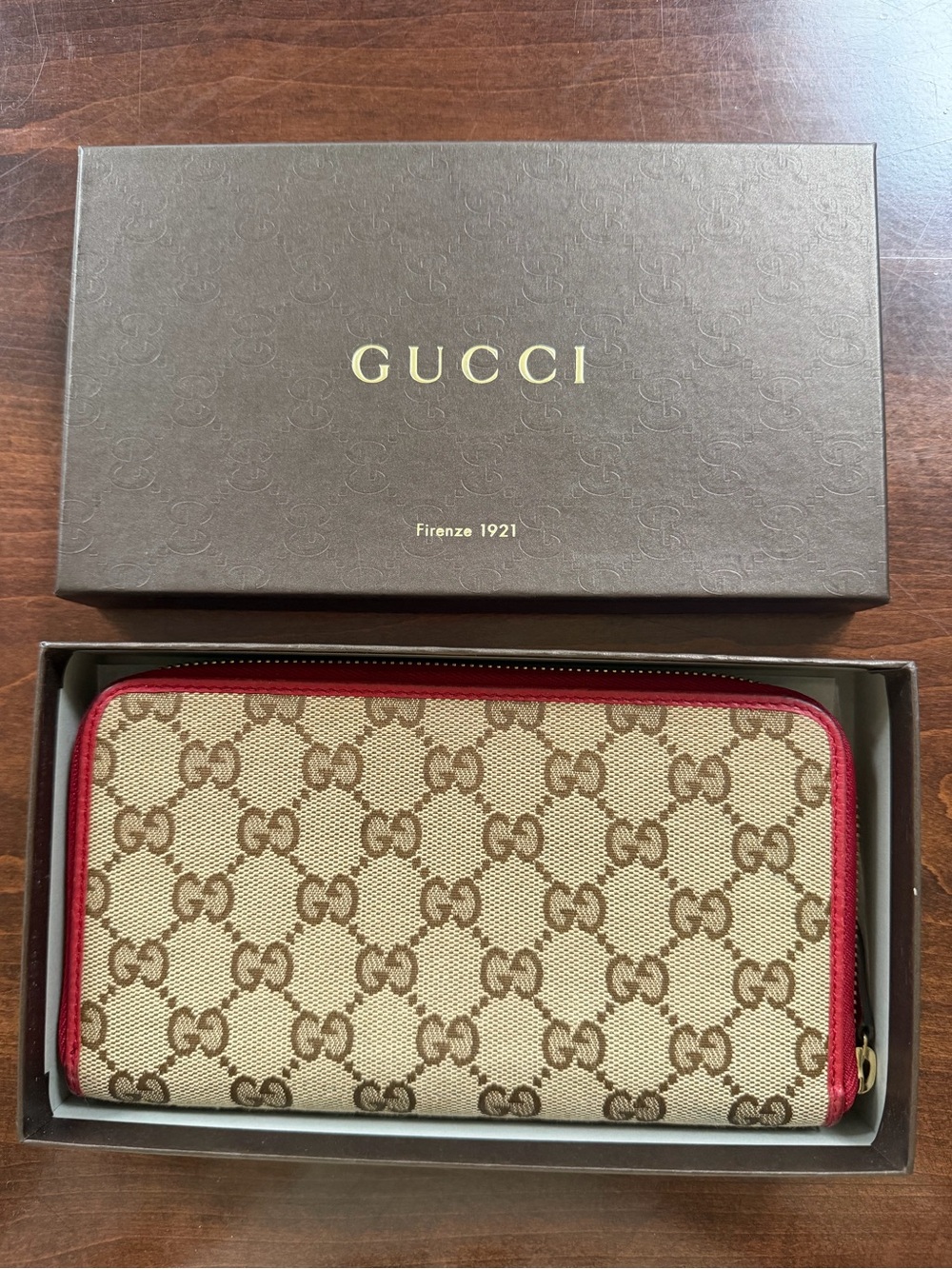 Gucci Beige GG Supreme Zip Around Wallet with Red Trim
